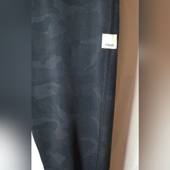 Vuori Daily Legging Black Camo Camouflage Women's Small - Picture 4 of 9